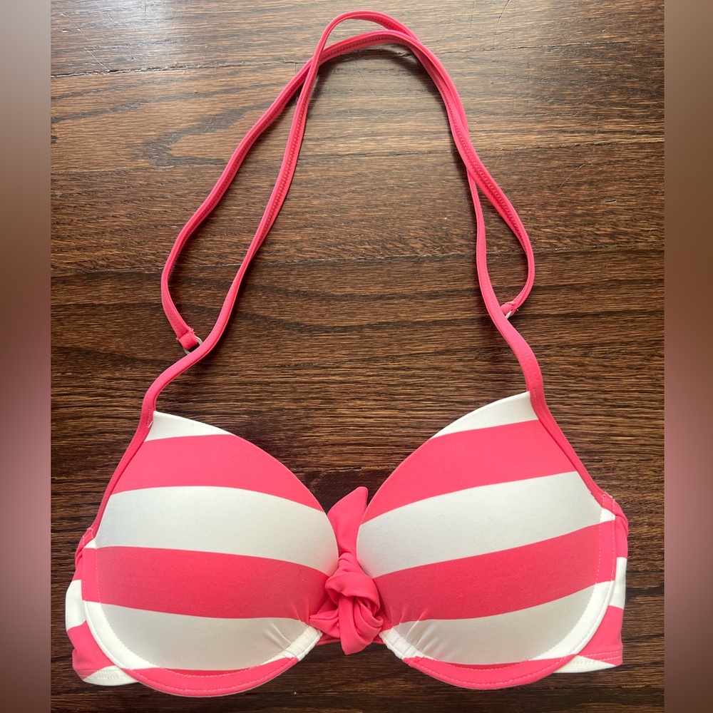 Gilly Hicks bikini top